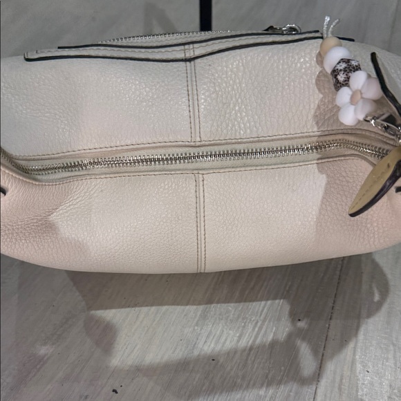 Coach Off-White Leather Shoulder Bag - Picture 8 of 14